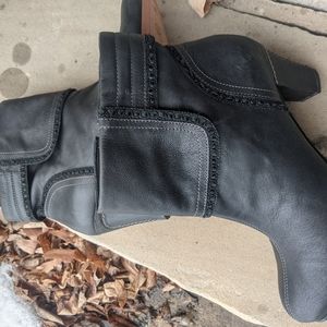Women's Antia Black Leather Heeled Boots Size 9N